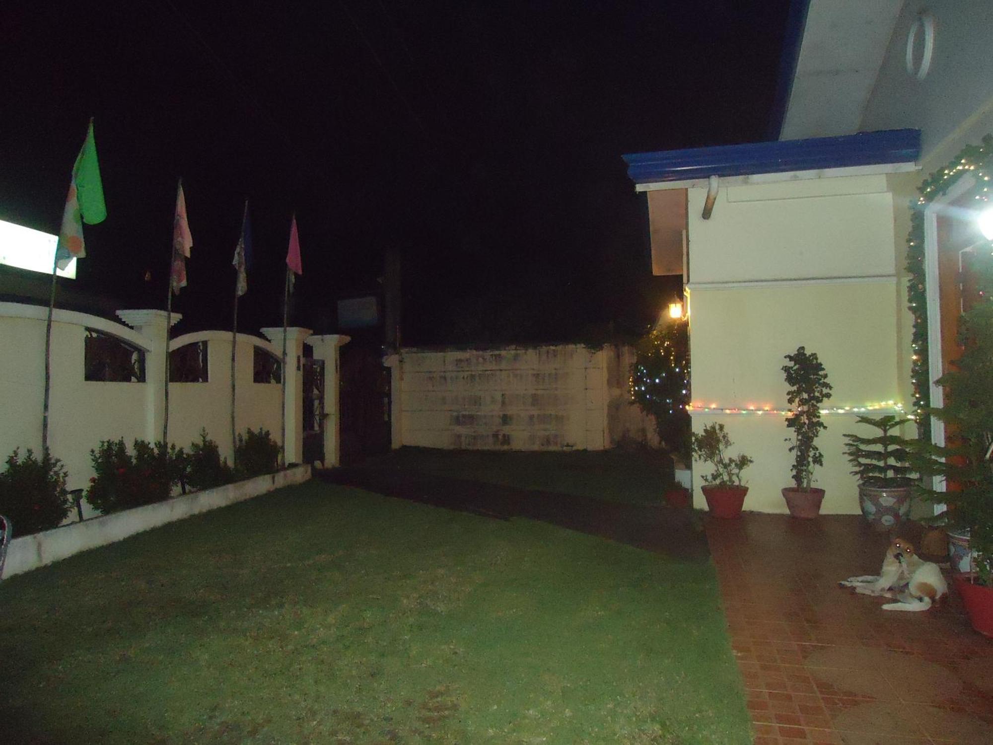 Donsol Aguluz Homestay Bagian luar foto